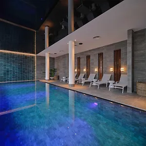 4* 酒店 Adina Belvedere